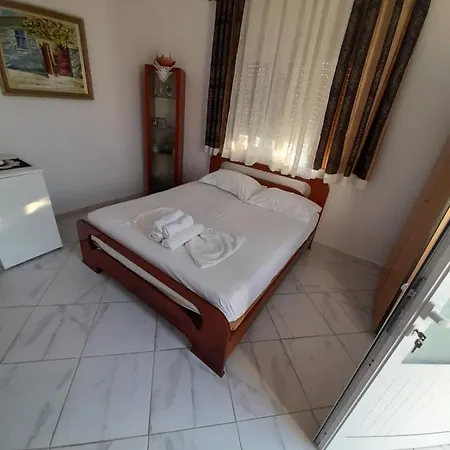 Πανσιόν Rey Garden 2 Vlorë